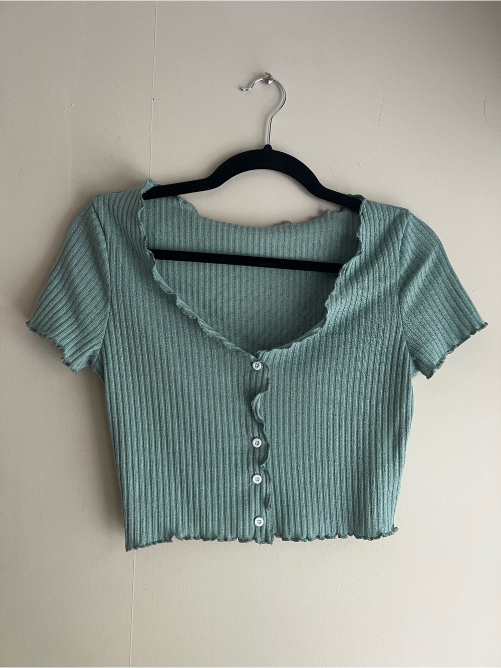 Ribbed Lettuce-Edge Button Front Crop Top - Mint